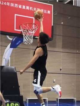 兄弟们，能扣篮的快去郭师傅兑换巴黎奥运会门票吧！#去巴黎看奥运都来找蒙牛 #去巴黎看奥运会的种方式