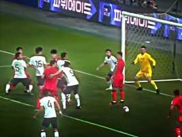 看看什么叫极限救险！#足球